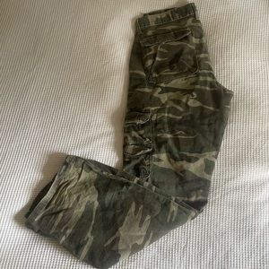 Camo cargo pants size 32